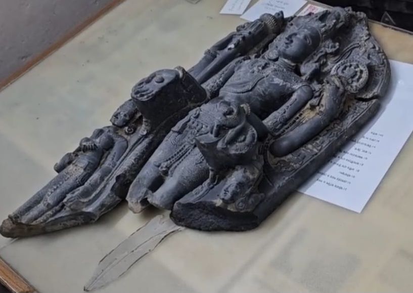 মাদারীপুরে ১৯ কেজি ওজনের কষ্টিপাথরের বিষ্ণু মূর্তি উদ্ধার